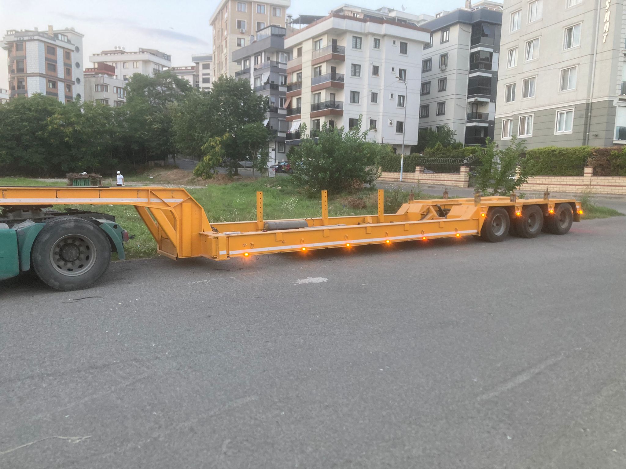 siz değerli müşterilerimizin tüm dileklerine cevap verebilmek adına en yeni teknoloji, daha yüksek tekneleri yükleyebilen 5 mt uzamalı yeni dorsemiz