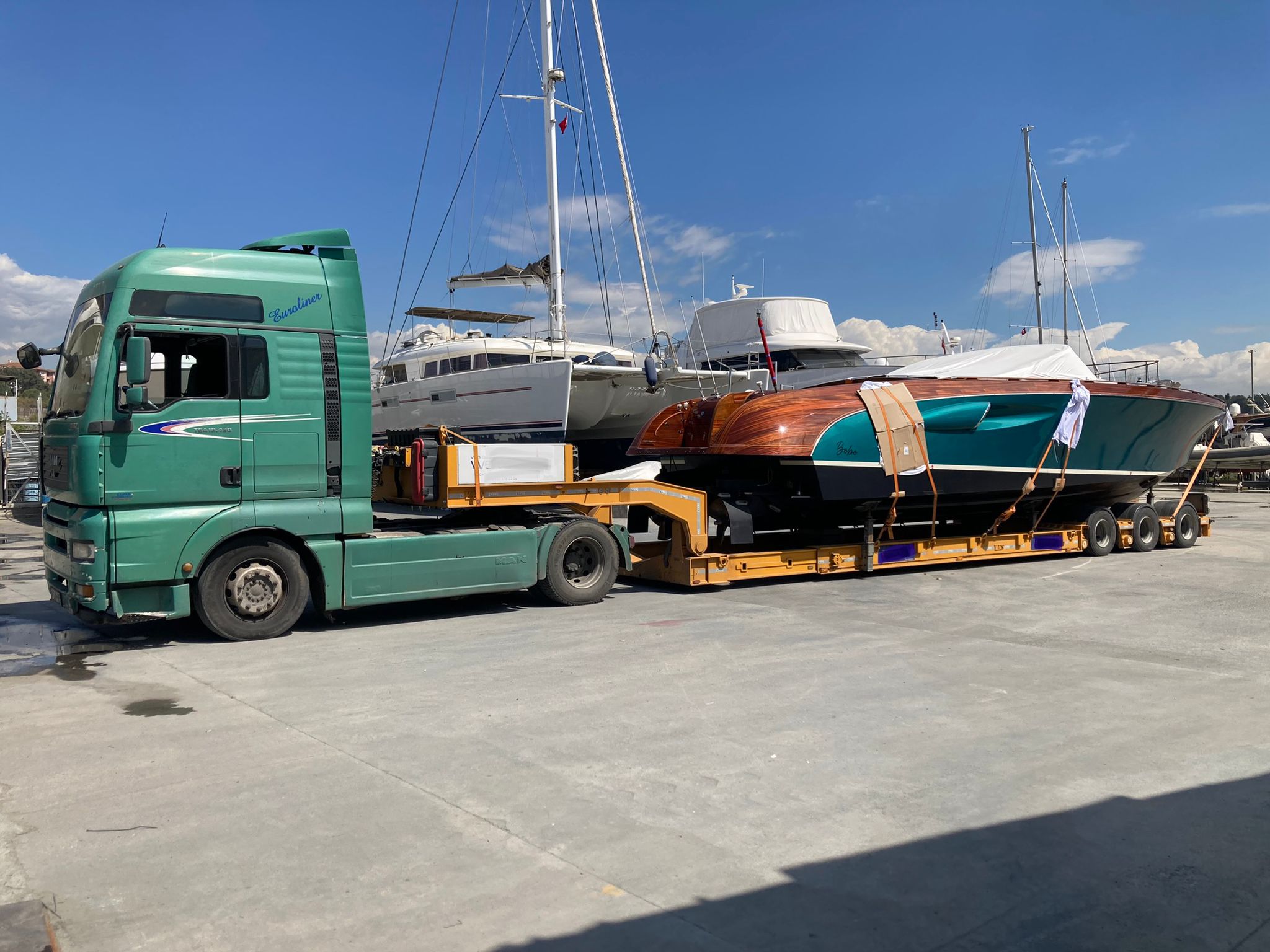 çalışmalarımızda titiz davranıp önceliğimizi, mal'ı kollamak ve  müşteriyi memnun etmek üzerine inşaa ederiz